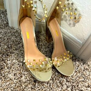 Fashion nova gently worn heels